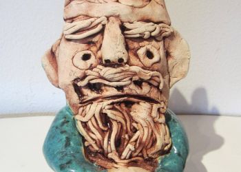 Powiększ zdjęcie: ceramiczna rzeźba króla