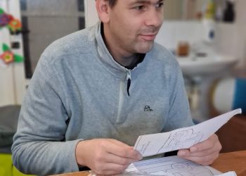 Powiększ zdjęcie: podopieczny podczas zajęć w pracowni
